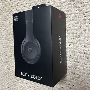 Beats Solo 3 Wireless Headphones Beats by Dre | BOXED W ALL ACCESSORIES NEW